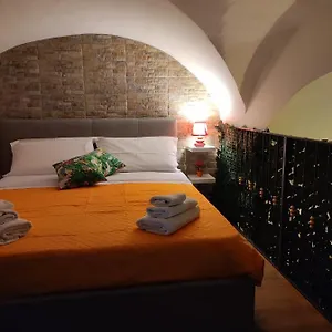 Casa vacanze Robert Holiday, Aeroporto di Catania Fontana Rossa